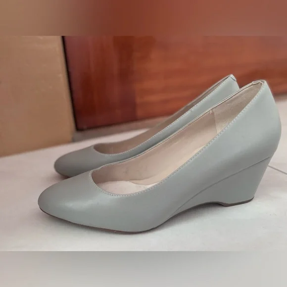 Cole Haan wedge sage green pump - Picture 3 of 4